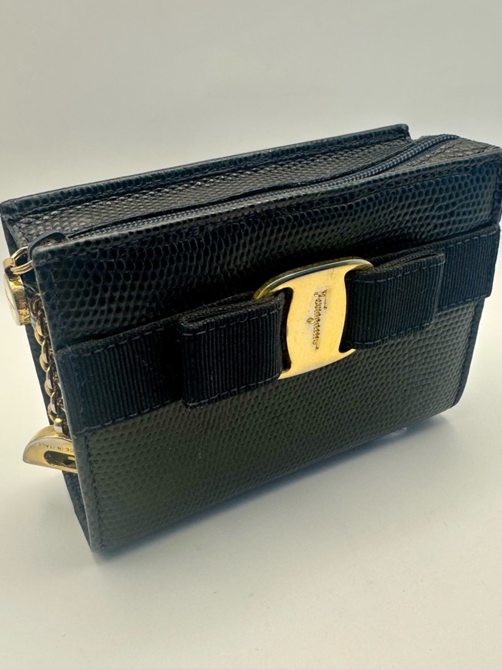 Ferragamo Wallet Navy Blue Vara Bow Embossed Leather Gold Hardware Zip Keys RARE